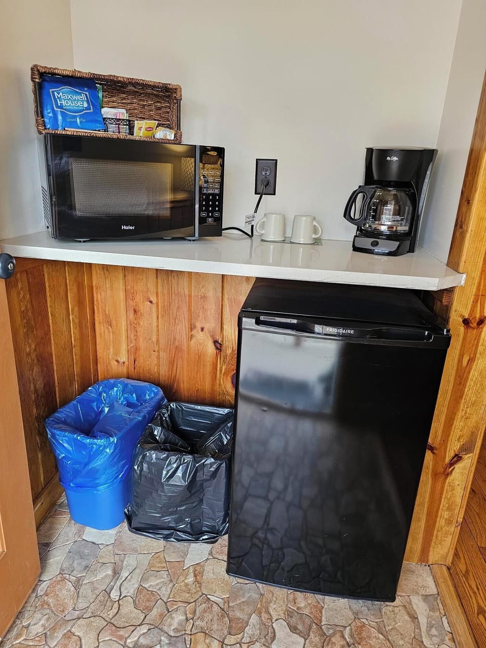 Corporal | Private kitchen | Microwave, coffee/tea maker