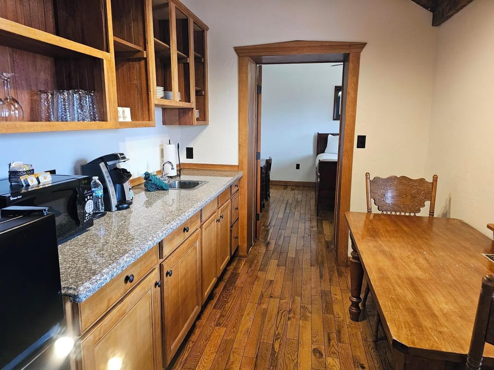 Microwave, coffee/tea maker