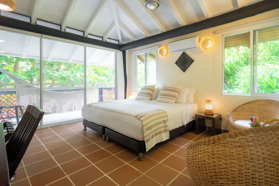 Triple Room | In-room safe, WiFi (free), bed sheets