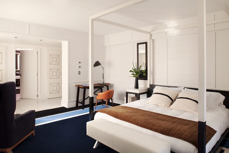 Suite | Egyptian cotton sheets, premium bedding, down comforters, minibar