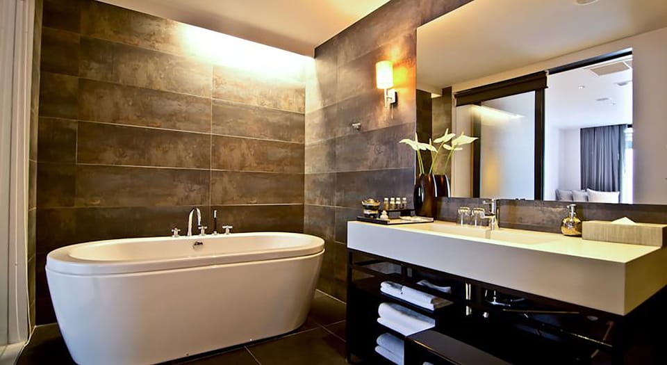 Dune suite | Bathroom | Free toiletries, hair dryer, bathrobes, slippers