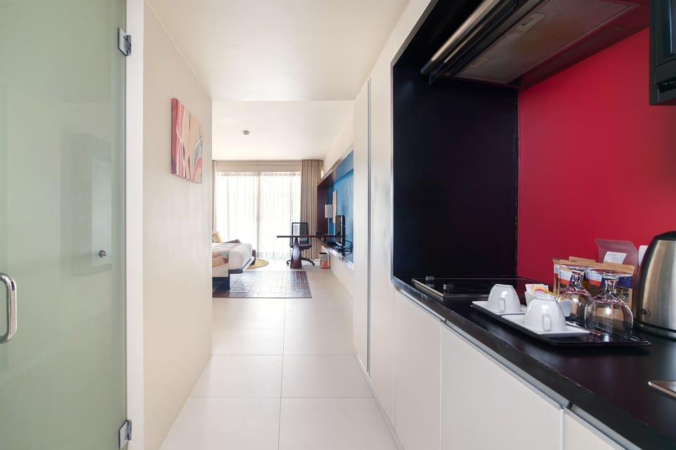 Malaga Studio | Private kitchen | Fridge, microwave, stovetop, electric kettle