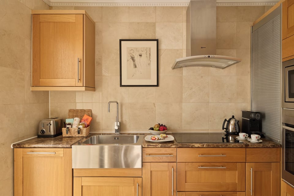 Suite, 2 Bedrooms (99) The Guv'nor's) | Premium bedding, in-room safe, individually decorated