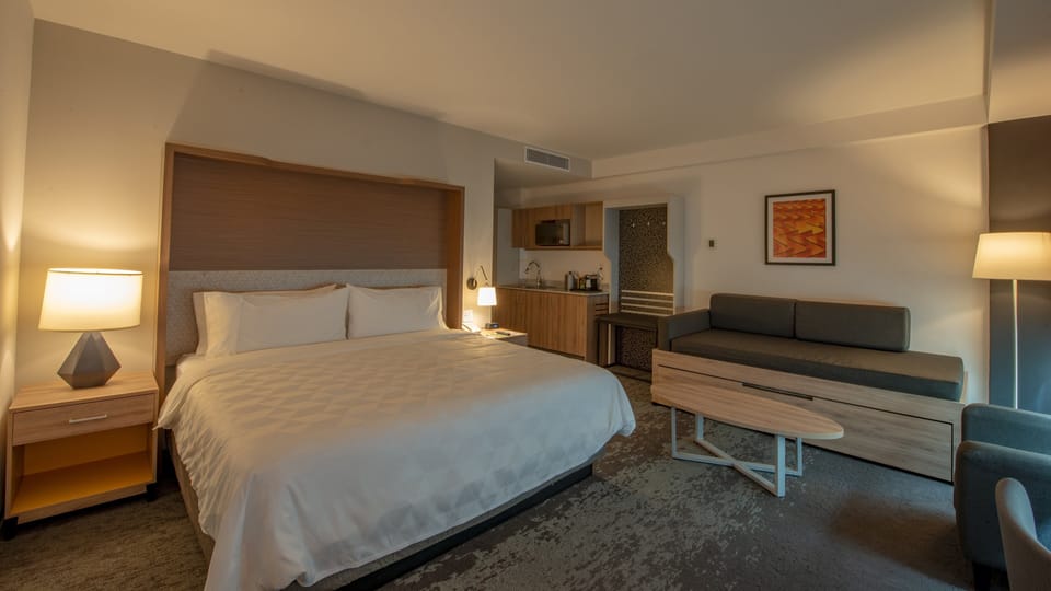 Down comforters, minibar, in-room safe, desk
