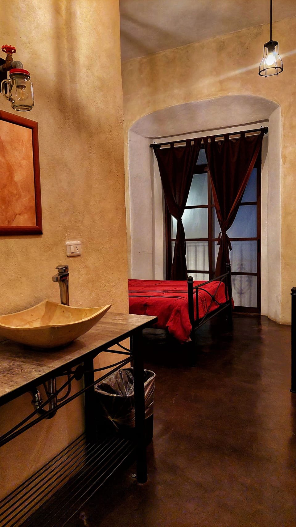 Standard Double Room | Soundproofing, bed sheets