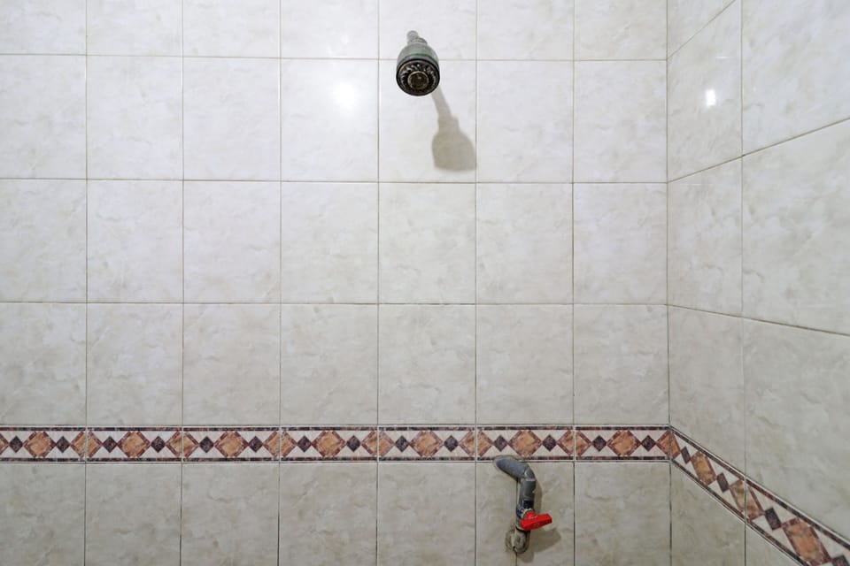 Superior Room | Bathroom shower