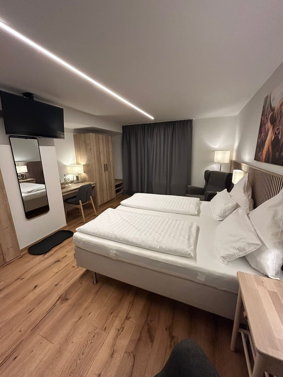 Comfort Double Room | Desk, blackout drapes, free WiFi, bed sheets