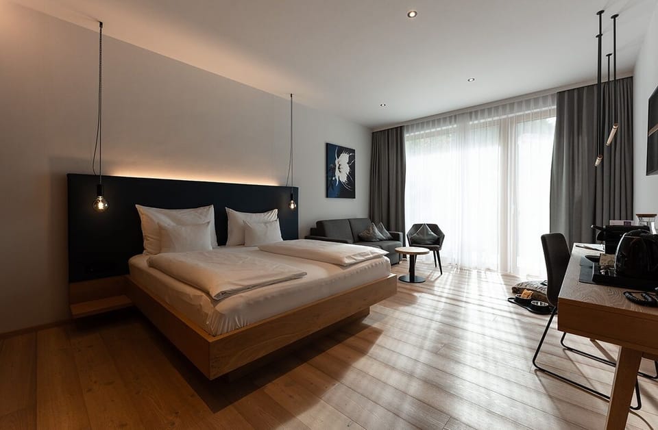 Double Room "FreiRaum" | Hypo-allergenic bedding, pillowtop beds, minibar, in-room safe