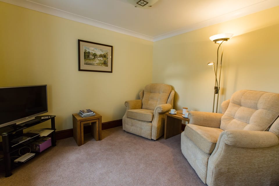 Carn Menyn Suite (With Private Sitting Area) | In-room safe, individually decorated, individually furnished, desk