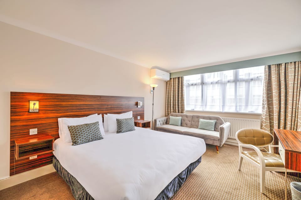 Accessible Double Room | Desk, soundproofing, iron/ironing board, free WiFi