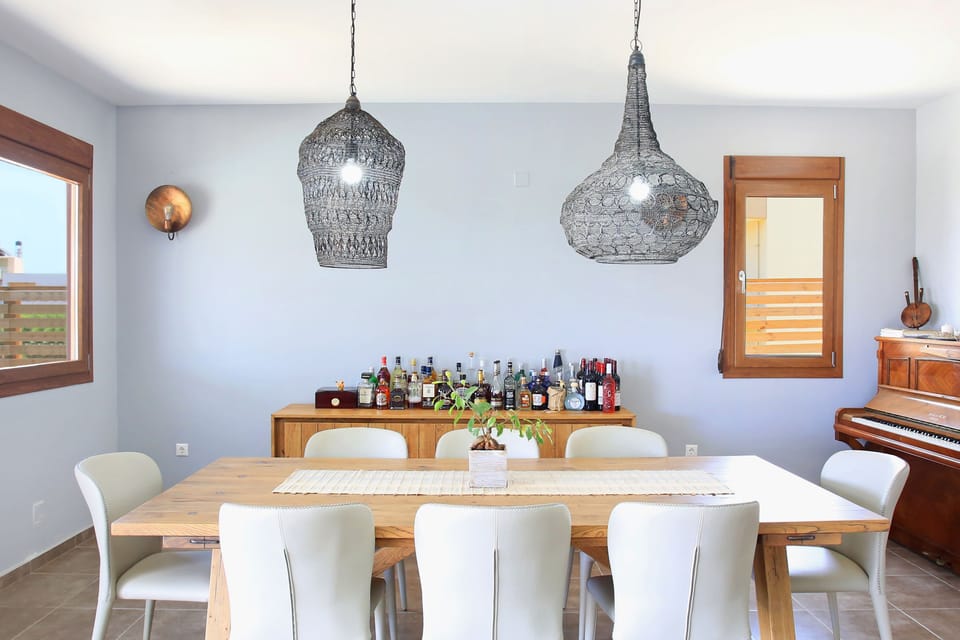 Deluxe Villa, 4 Bedrooms, Private Pool | In-room dining