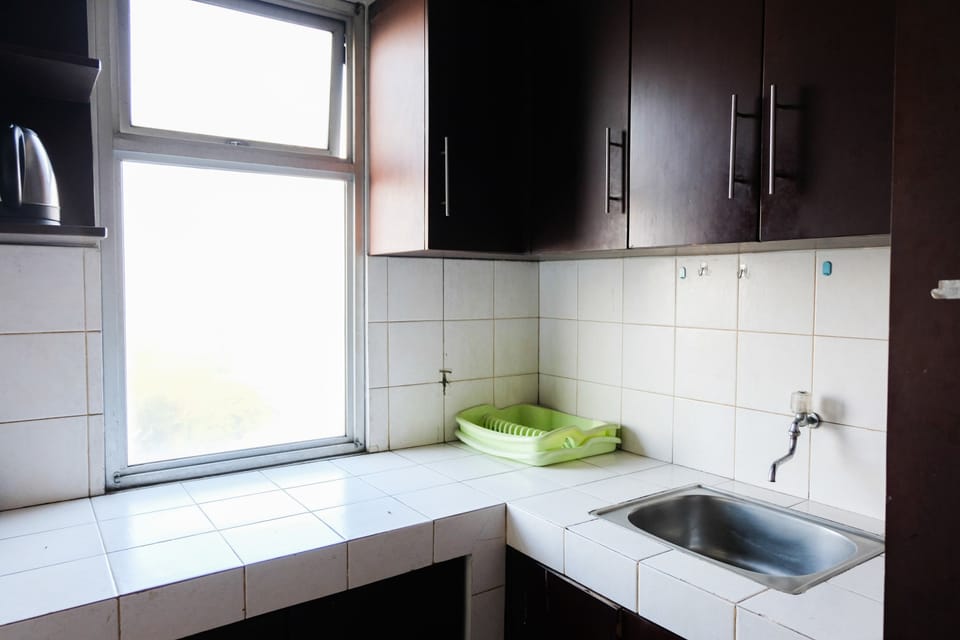Room | Private kitchen | Fridge, stovetop, cookware/dishes/utensils