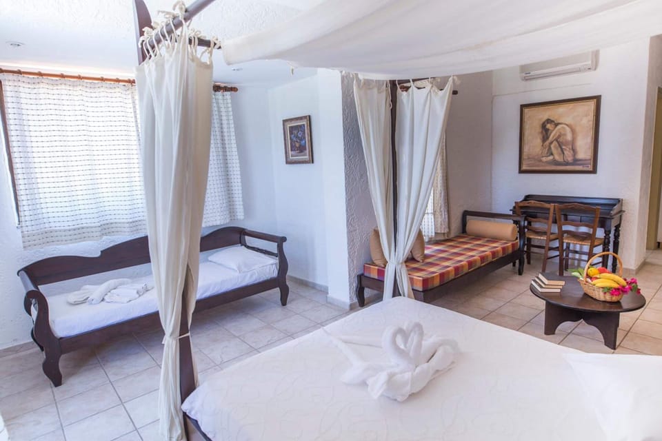 Superior Family Room Sea View | Minibar, soundproofing, free WiFi, bed sheets