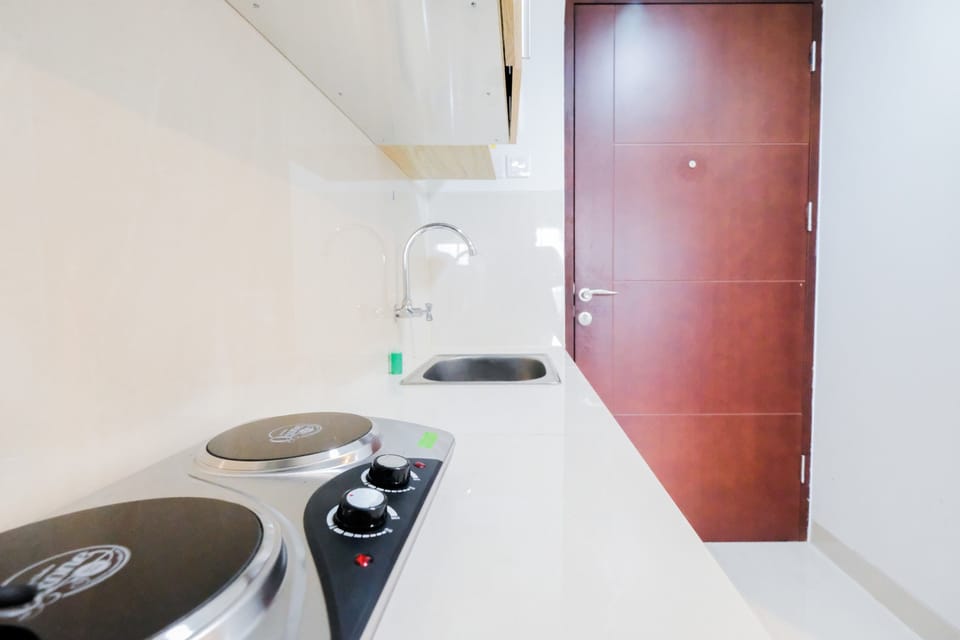 Fridge, stovetop, cookware/dishes/utensils