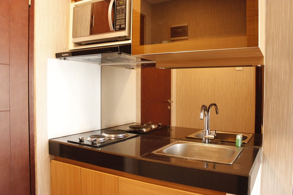 Room | Private kitchen | Fridge, microwave, stovetop, electric kettle