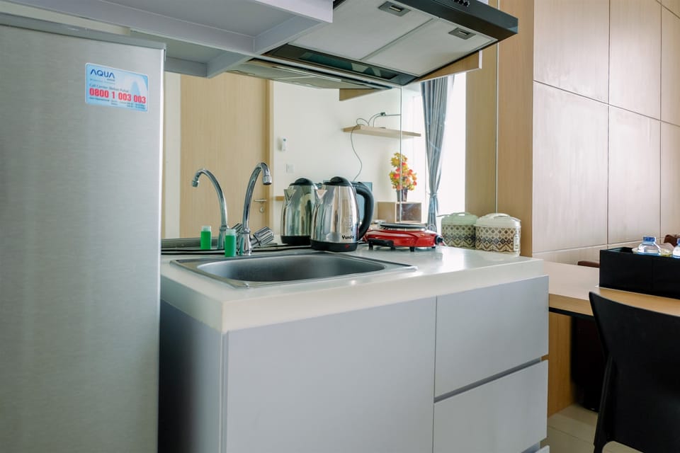 Room | Private kitchen | Fridge, stovetop, electric kettle, cookware/dishes/utensils