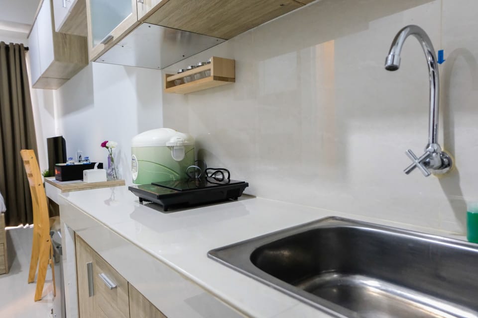 Room | Private kitchen | Fridge, stovetop, electric kettle, cookware/dishes/utensils