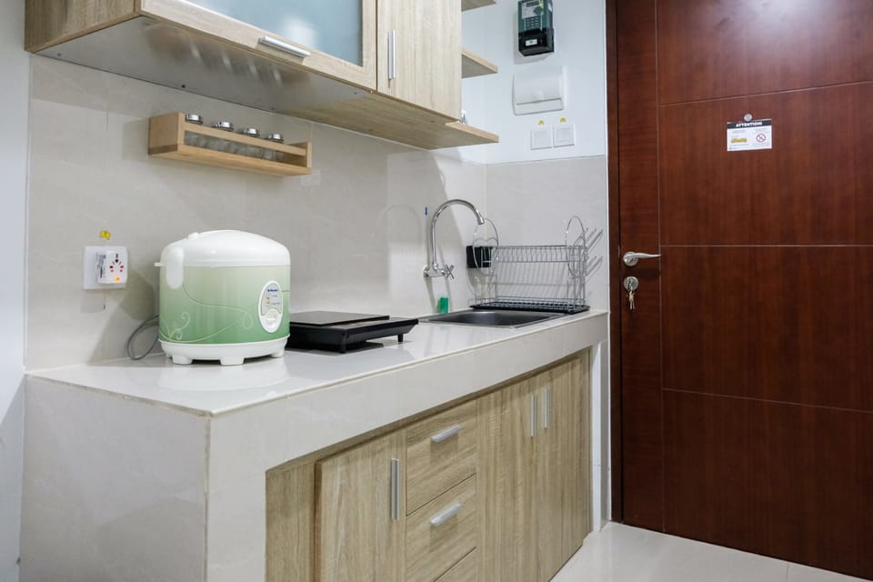 Room | Private kitchen | Fridge, stovetop, electric kettle, cookware/dishes/utensils