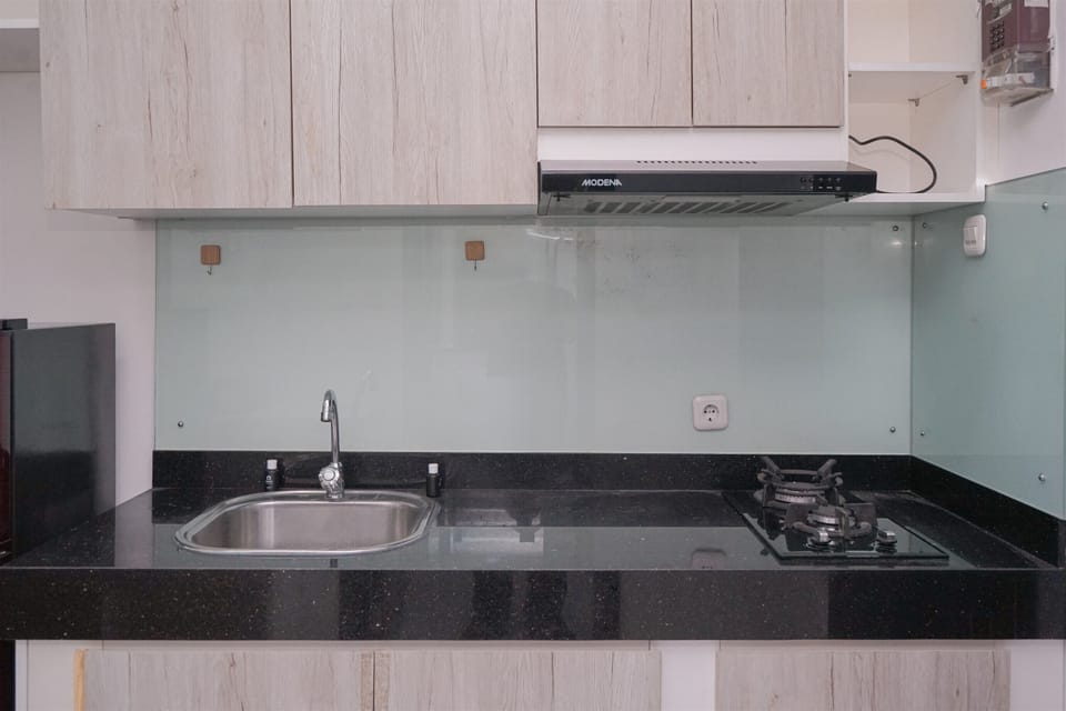 Room | Private kitchen | Fridge, stovetop, cookware/dishes/utensils