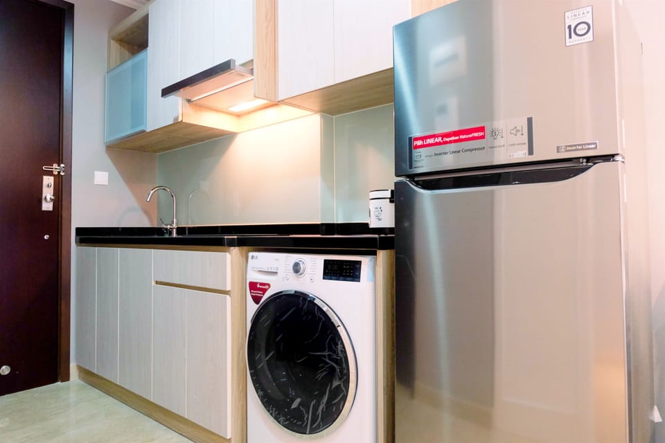 Room | Private kitchen | Fridge, microwave, stovetop, electric kettle