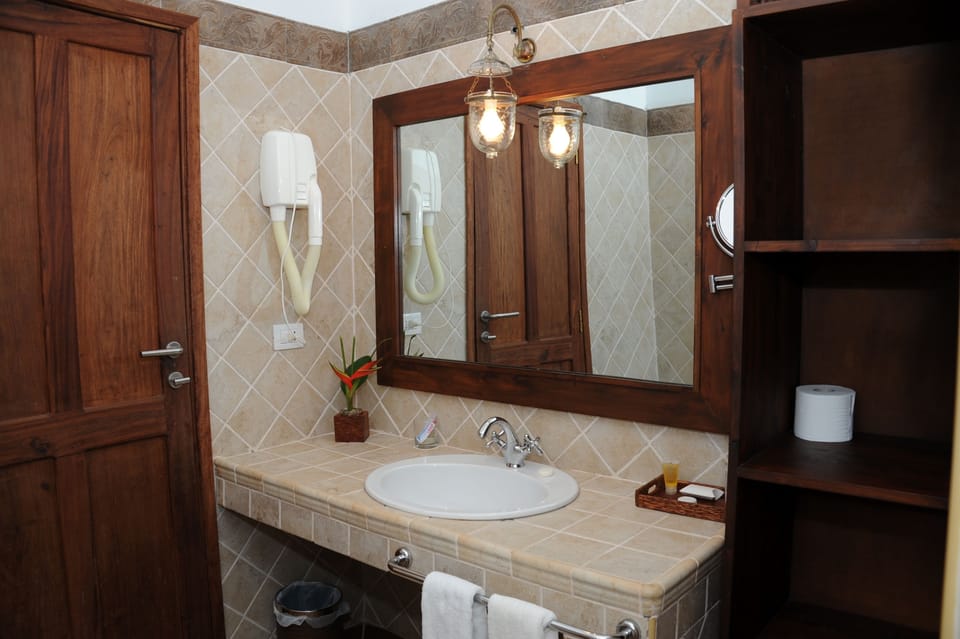 Bathroom sink