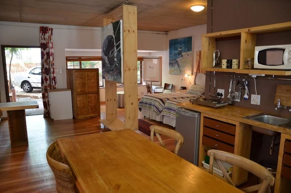 Triple Room | In-room dining