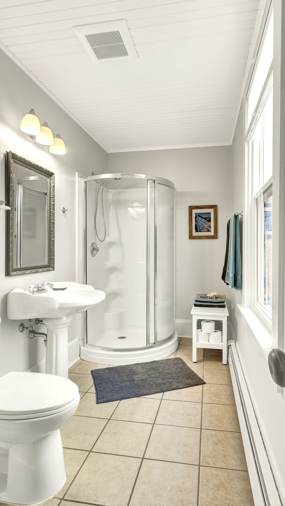 Deluxe Room (1st Floor) | Bathroom | Combined shower/tub, deep soaking tub, eco-friendly toiletries