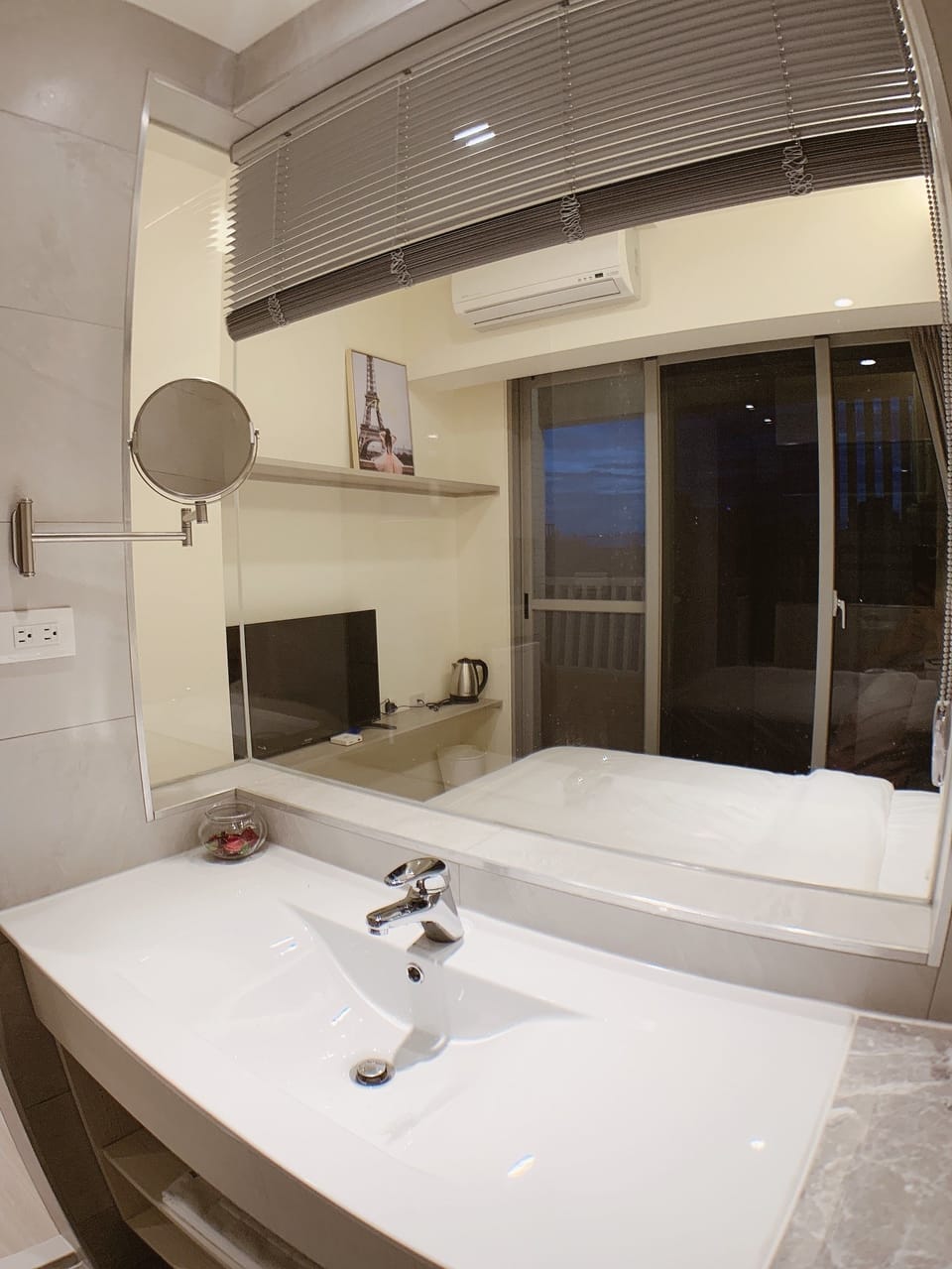 Comfort Double Room | Soundproofing, free WiFi, bed sheets, wheelchair access