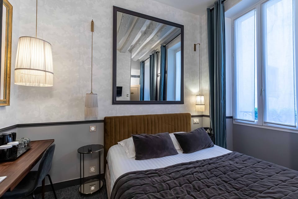 Superior Double Room | Minibar, in-room safe, individually decorated, individually furnished