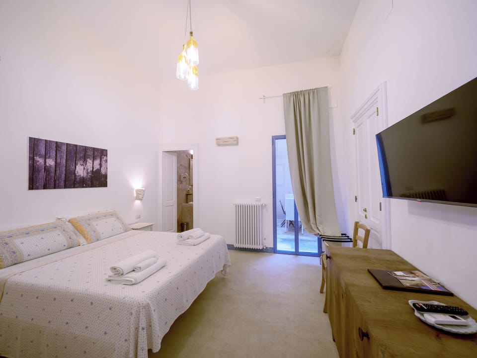 Suite (1) | 1 bedroom, premium bedding, down comforters, memory foam beds