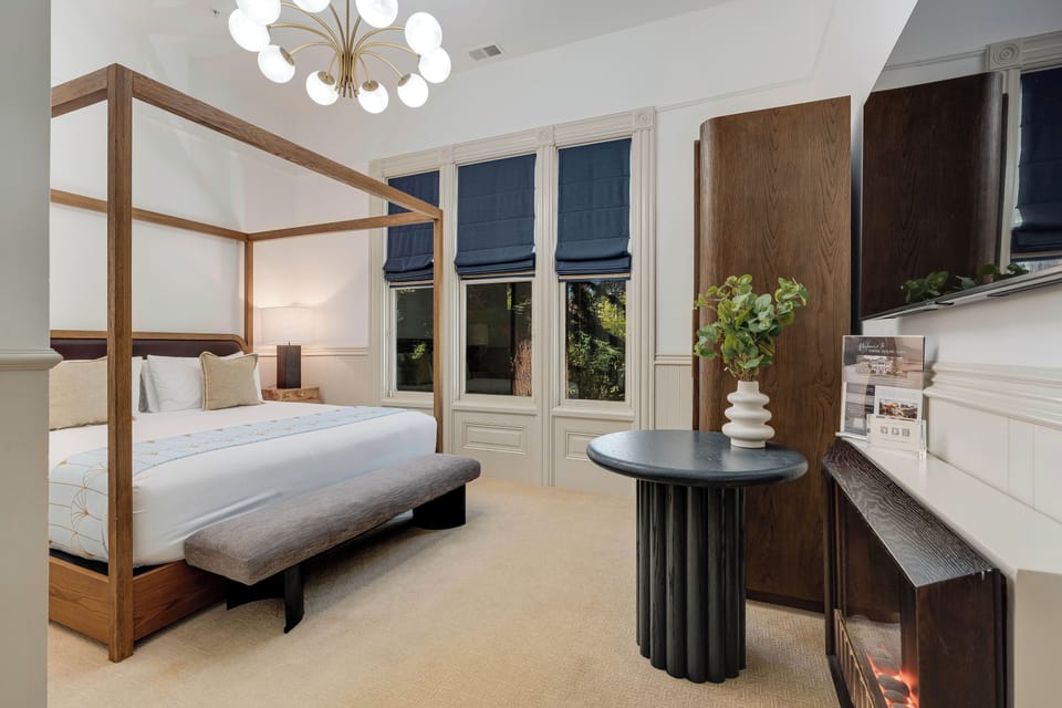 Standard Room, 1 King Bed | Egyptian cotton sheets, premium bedding, pillowtop beds, minibar