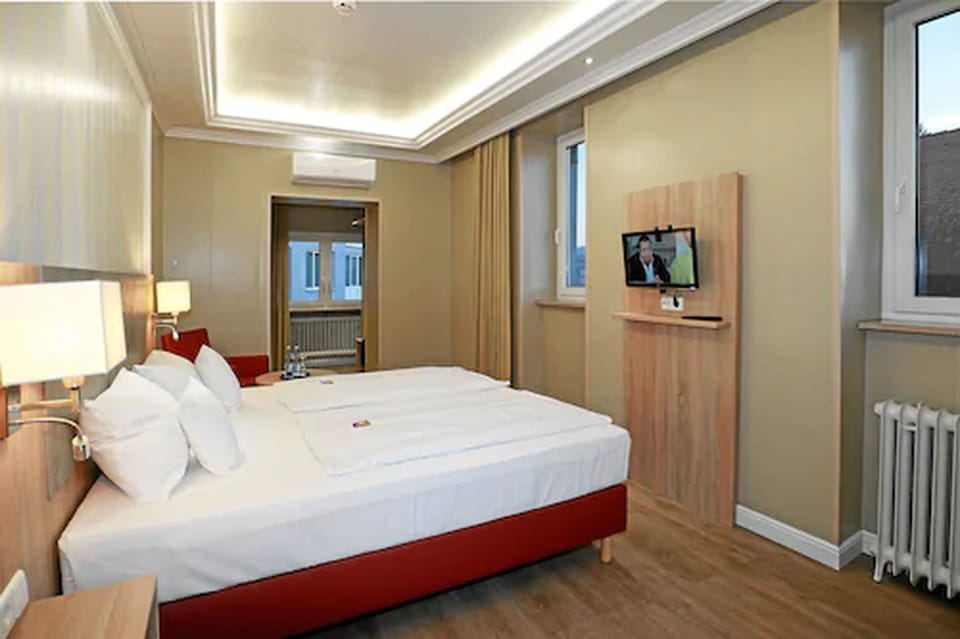 Twin Room, 2 Twin Beds | 1 bedroom, desk, free WiFi, bed sheets