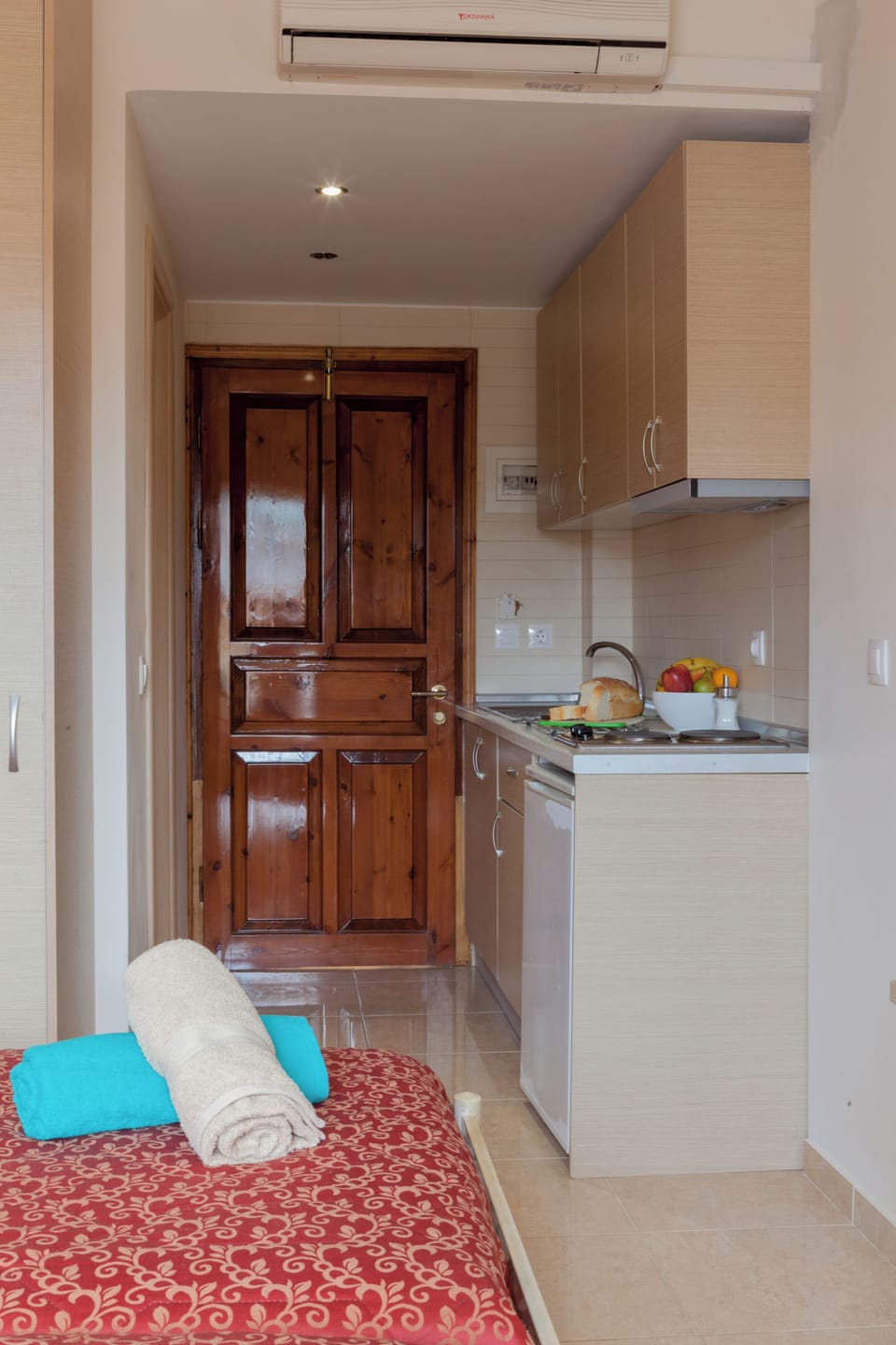 Superior Studio | Private kitchen | Fridge, stovetop, electric kettle, cookware/dishes/utensils