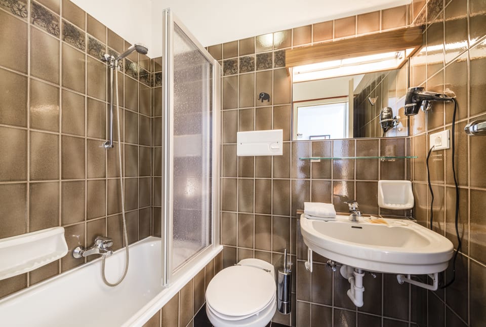 Free toiletries, hair dryer, towels