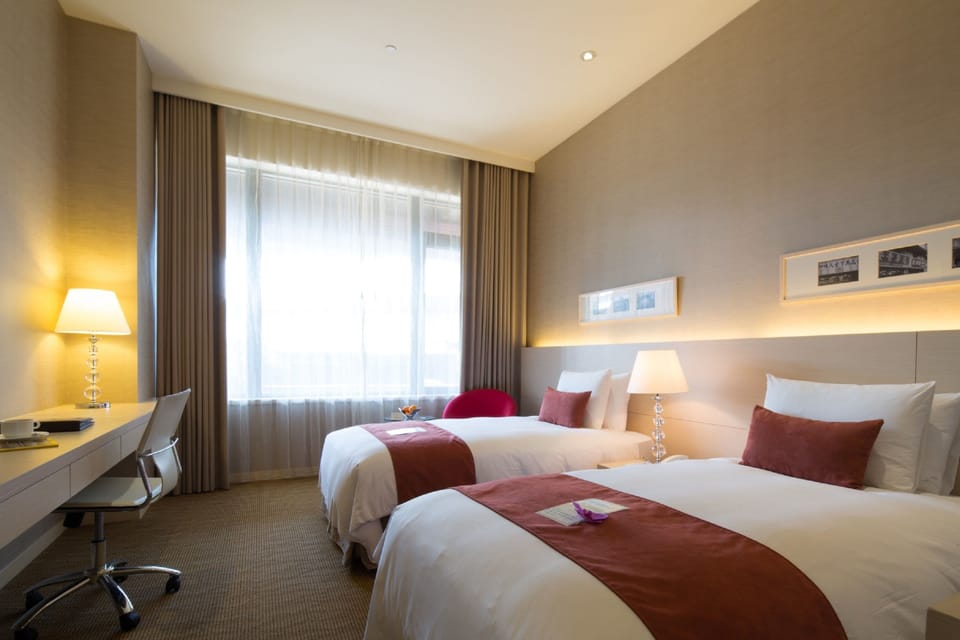 Deluxe Twin Room, 2 Twin Beds, 2nd Floor | Minibar, in-room safe, desk, iron/ironing board