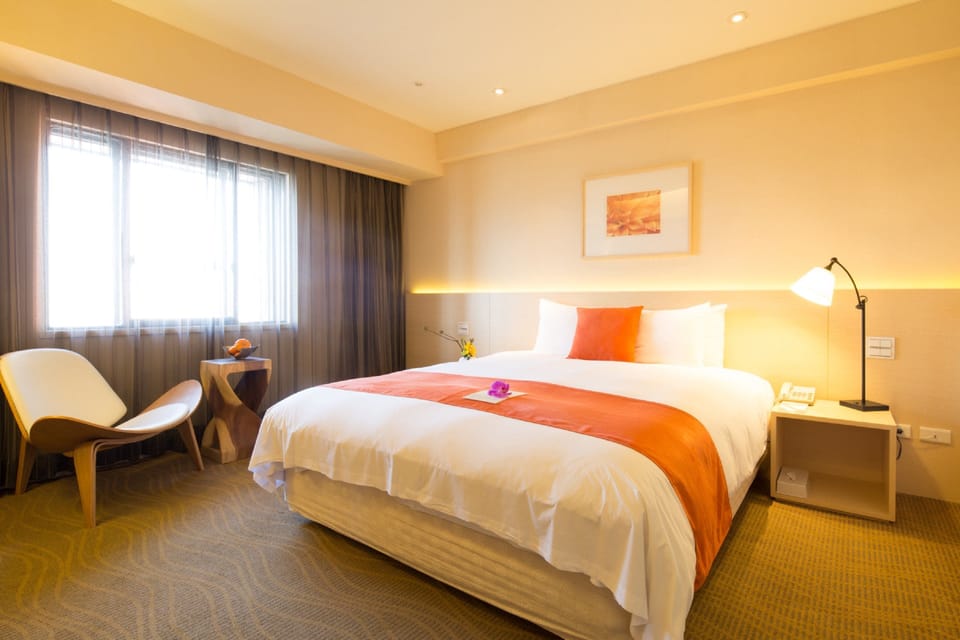 Deluxe Double Room, 1 Double Bed, 2nd Floor | Minibar, in-room safe, desk, iron/ironing board