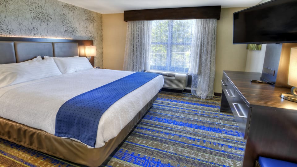 In-room safe, desk, laptop workspace, iron/ironing board