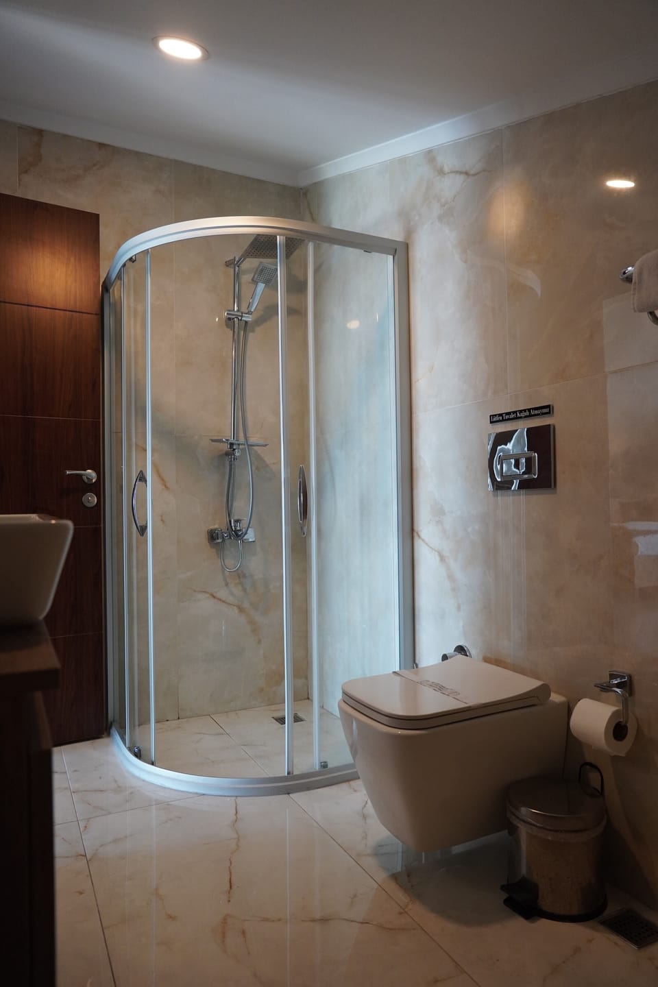 Family Room, Sea View | Bathroom | Shower, hydromassage showerhead, hair dryer, slippers