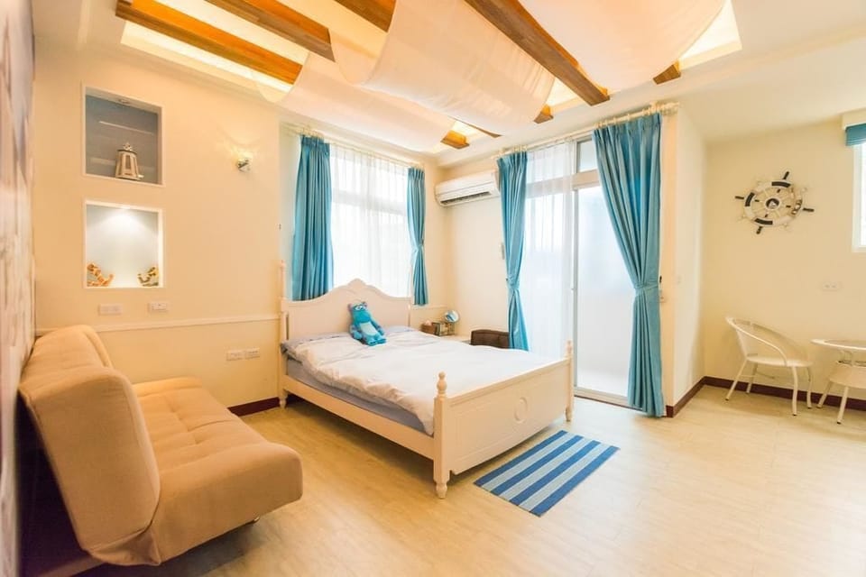 Deluxe Double Room | Individually decorated, individually furnished, desk, free WiFi
