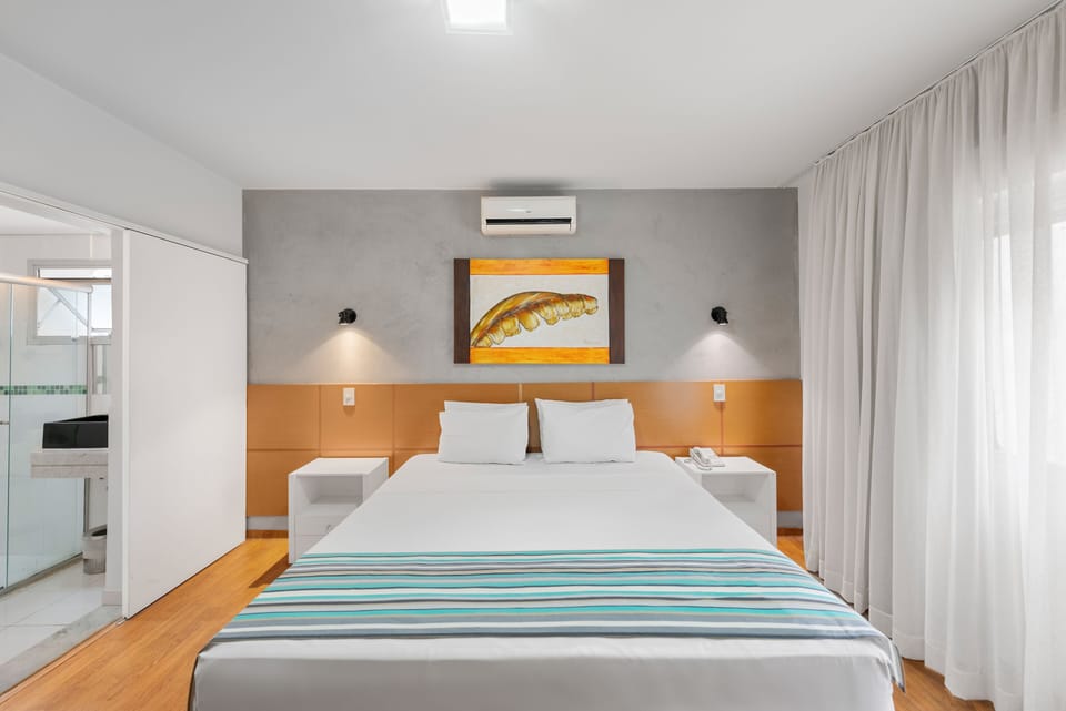 Double Room, 1 Queen Bed | In-room safe, desk, iron/ironing board (on request), WiFi (free)