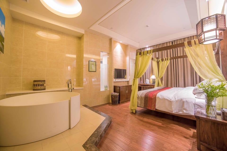 Elite Double Room | Desk, blackout drapes, WiFi (free)