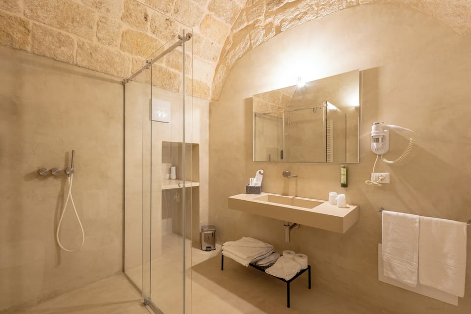 Comfort Apartment | Bathroom | Shower, rainfall showerhead, hair dryer, bathrobes