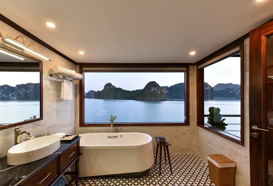Regal Suite, Balcony | Minibar, in-room safe, desk, laptop workspace