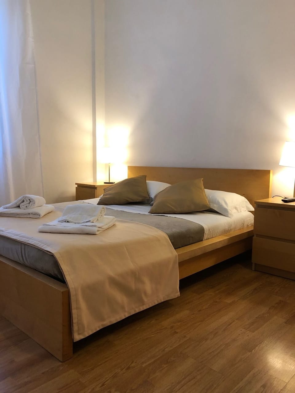 Deluxe Double or Twin Room, Ensuite | In-room safe, desk, cribs/infant beds, rollaway beds