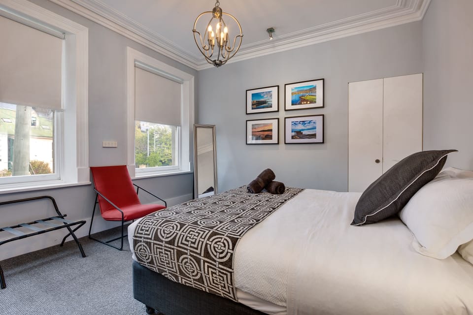 2 Bedroom Deluxe Apartment | 2 bedrooms, soundproofing, iron/ironing board, free cribs/infant beds