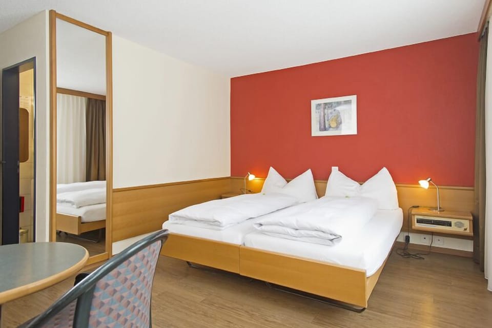 Minibar, in-room safe, desk, soundproofing