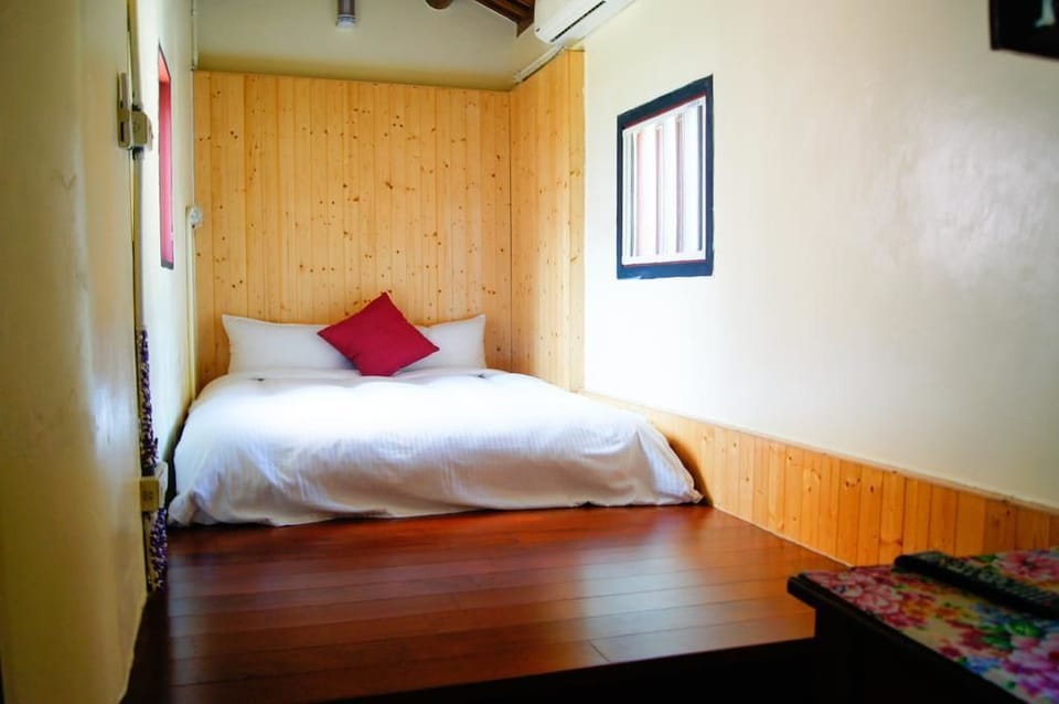 Standard Quadruple Room | Blackout drapes, free WiFi, bed sheets