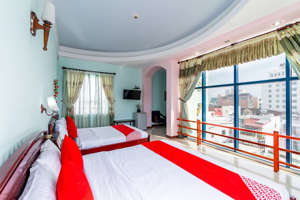 Deluxe Quadruple Room | Minibar, desk, WiFi (free)