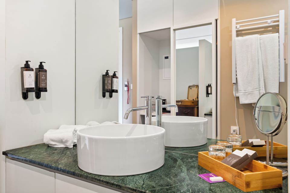 Superior Double Room, Balcony | Bathroom | Shower, hair dryer, towels, soap