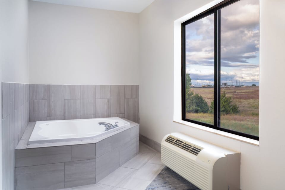 Holiday Inn Express Hotel & Suites Pratt by IHG Hotel in Kansas